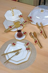 Dolmabahçe Sekizgen Altın Kiraz 34 Parça Tea Time - 1