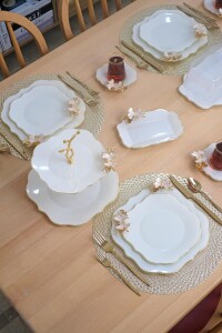 Glore Dolmabahçe Lotus Krem Altın Yaldızlı 6 Kişilik 34 Parça Pasta Servis Takımı - Glore (1)