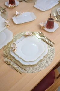 Glore Dolmabahçe Lotus Krem Altın Yaldızlı 6 Kişilik Cam Pasta Tabağı Takımı - 5