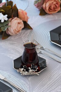 Glore Dolmabahçe Sekizgen Siyah 6 Kişilik Platin Yaldızlı Cam Çay Tabağı Takımı - 6