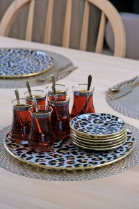 Glore Leopar Somon Altın Yaldızlı 6 Kişilik 13 Parça Tepsili Çay Takımı - 6