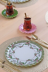 Glore Roses Altın Yaldızlı 6 Kişilik 19 Parça Çay Servis Takımı - 6